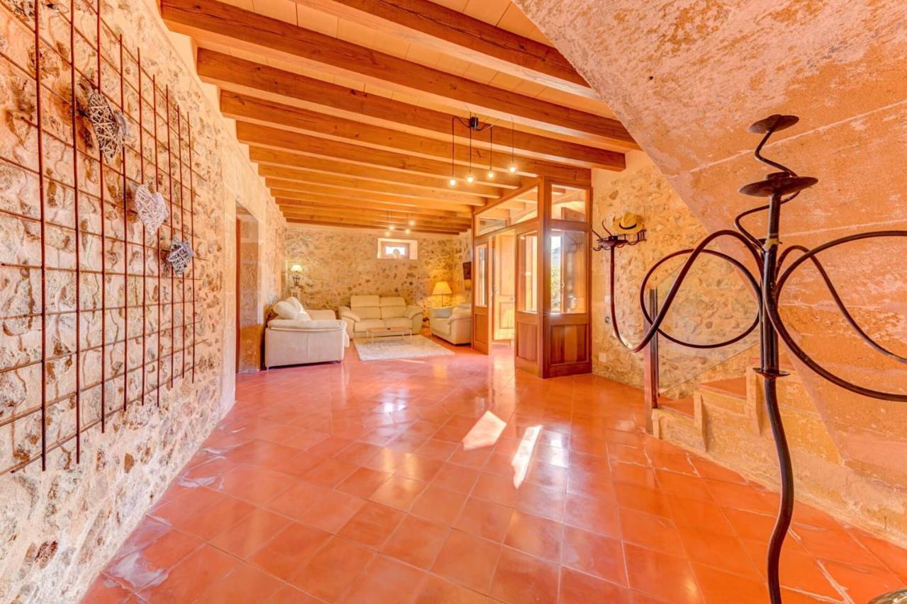 Cladera Villa