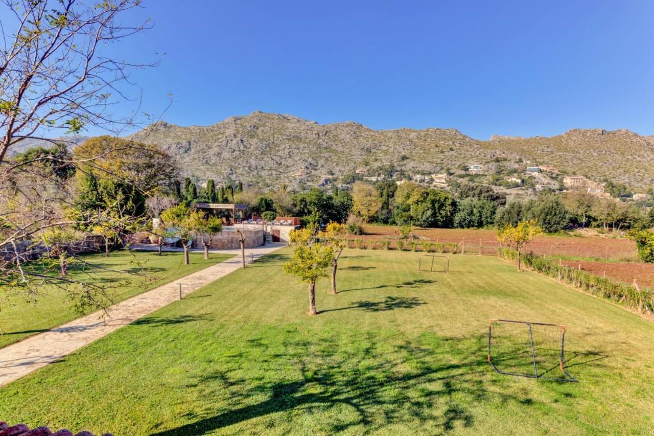 Cladera Villa *